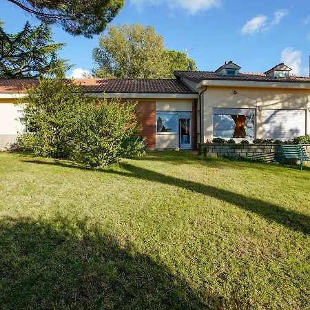 Exquisite In With Garden Villa