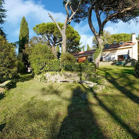 Exquisite In With Garden Villa *