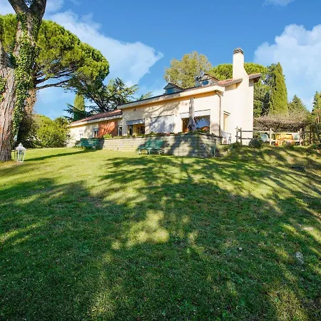 Exquisite In With Garden Villa