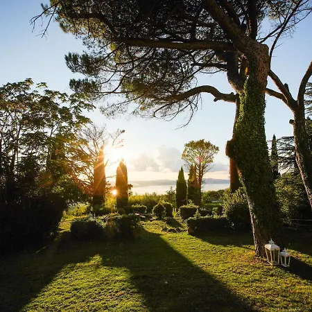 Exquisite In With Garden Villa *